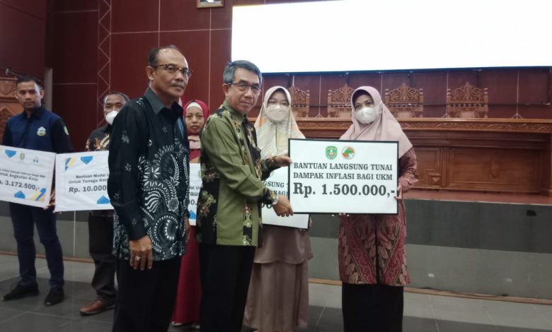 Bupati Kutim Ardiansyah Sulaiman menyatakan dengan terjadinya inflasi yang diakibatkan kenaikan harga Bahan Bakar Minyak (BBM) subsidi